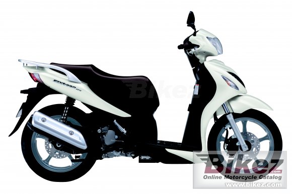 2011 Suzuki Sixteen photo